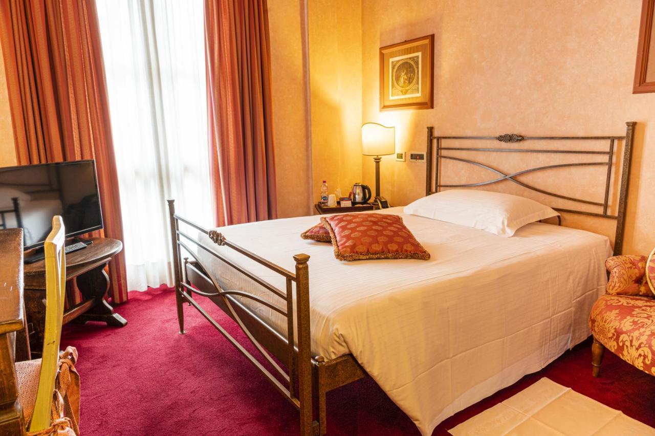 Hotel Boccaccio 칼치나이아 외부 사진